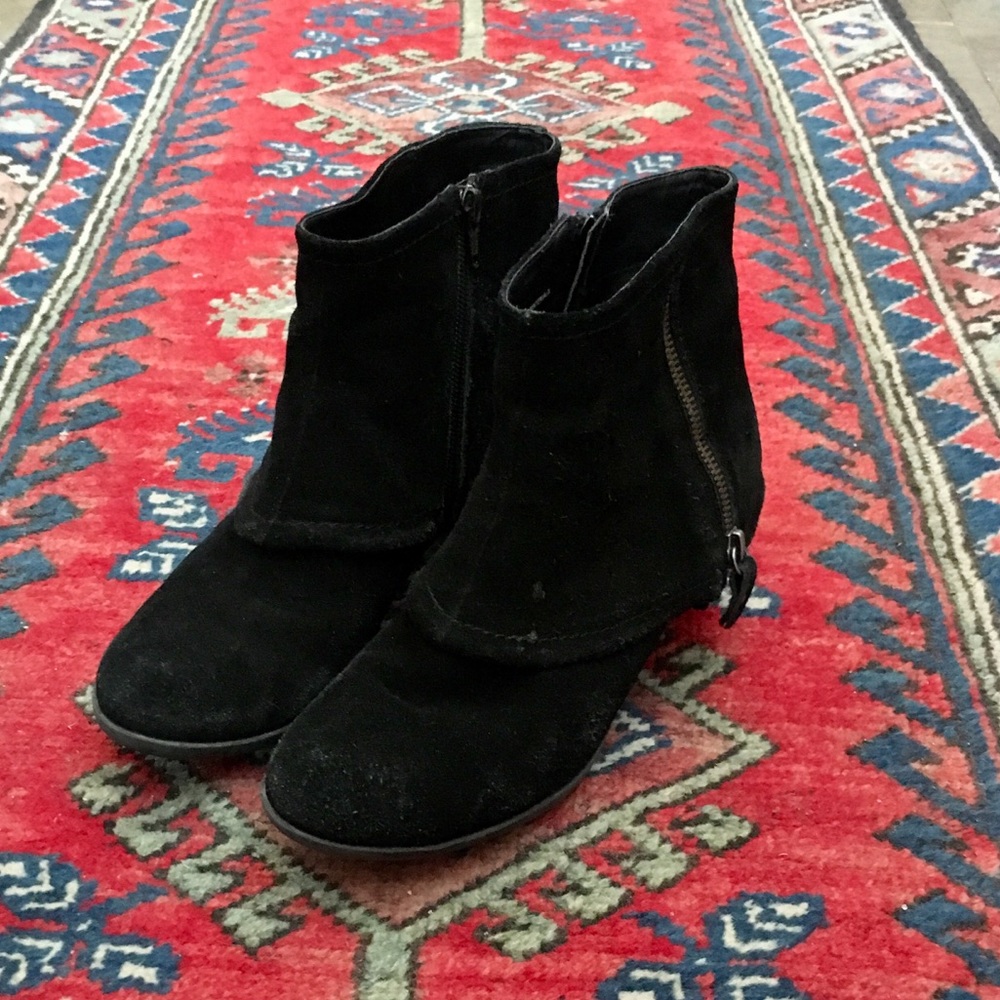 Kelly & Katie black suede boots size 8